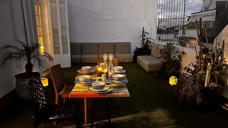 Outdoor dining