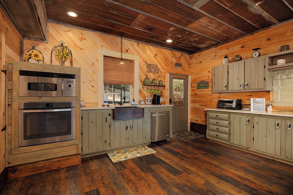 Rustic Retreat - Kitchen