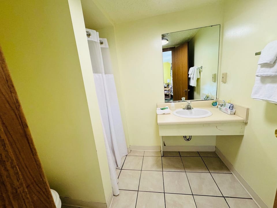 Bathroom/Shower