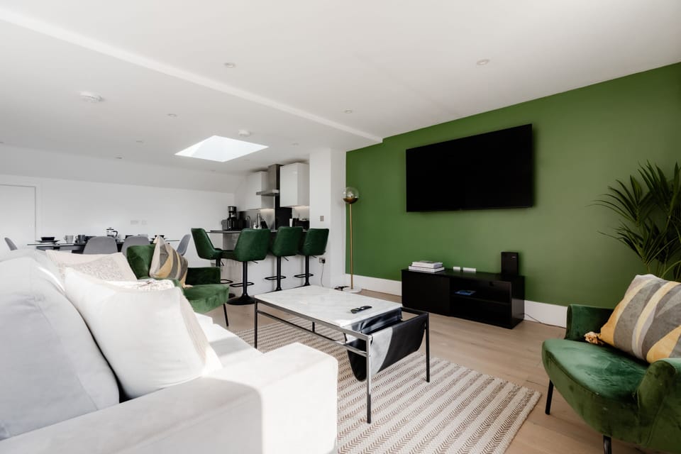 Living Room / Lounge