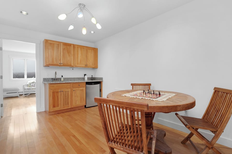 Game Area and Wet Bar