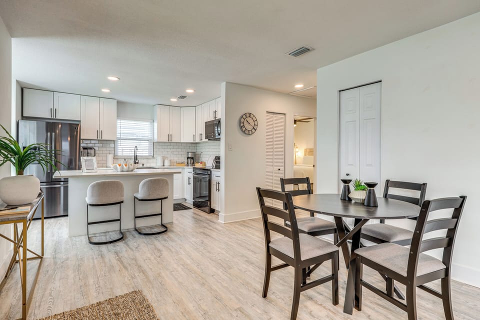 Dining for four , plus bar stools