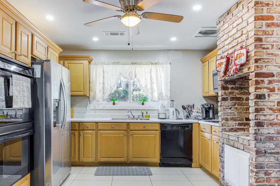 Kitchen | Cooking Basics | Main Level