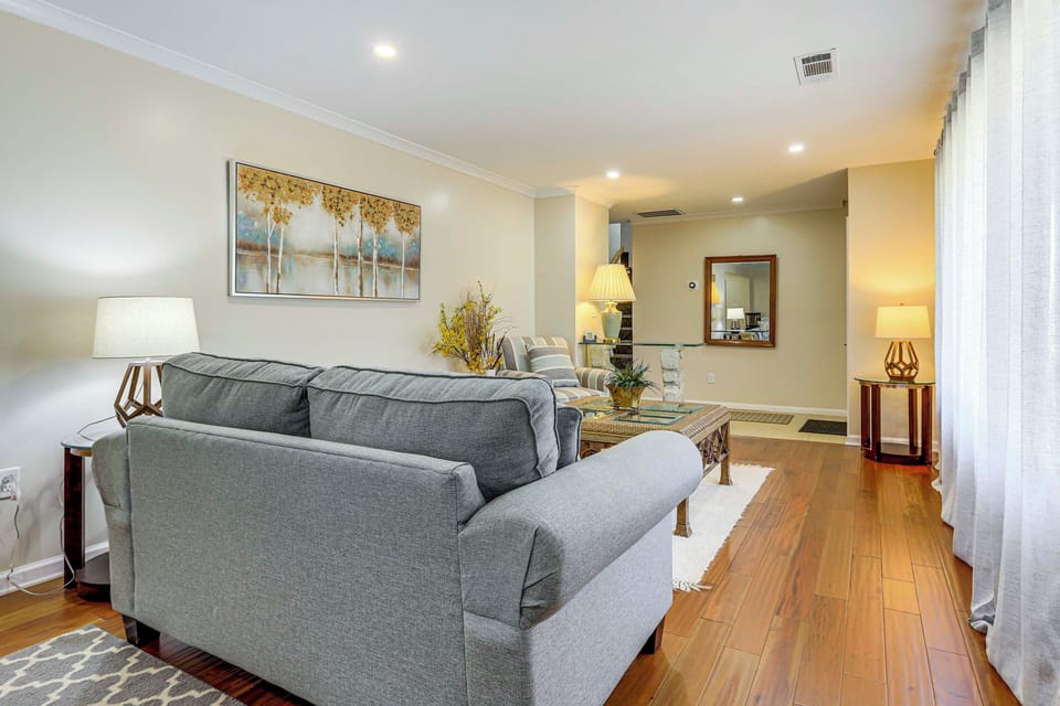 College Park Vacation Rental | 2BR | 2BA | 1,200 Sq Ft | Stairs Required