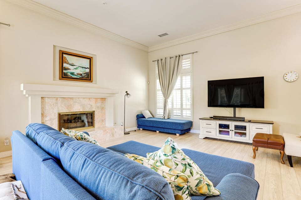 Oceanside Vacation Rental | 3BR | 3BA | 2,724 Sq Ft | 3 Steps to Access