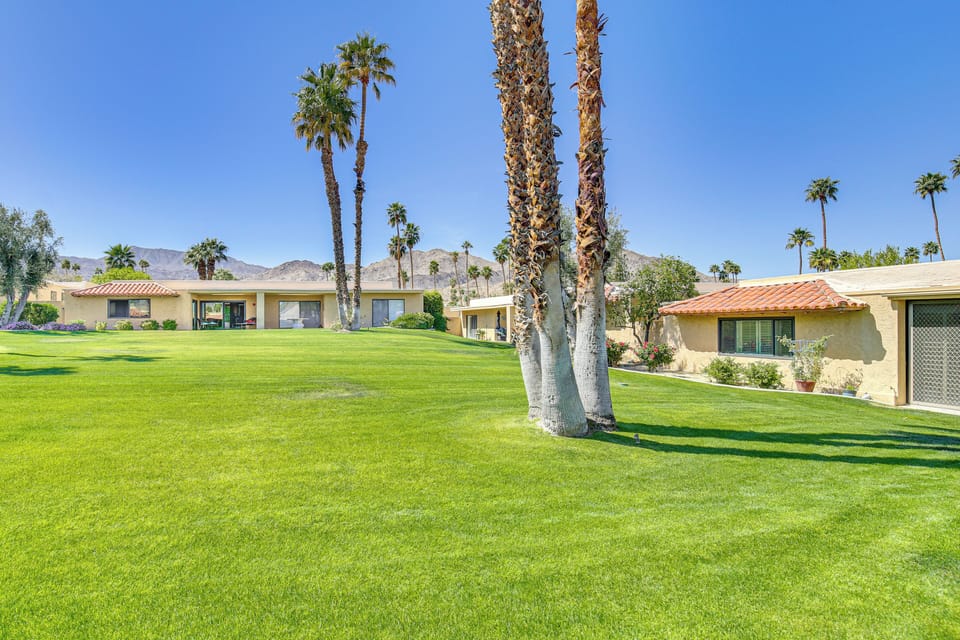 Palm Desert Tennis Club | Community Amenities