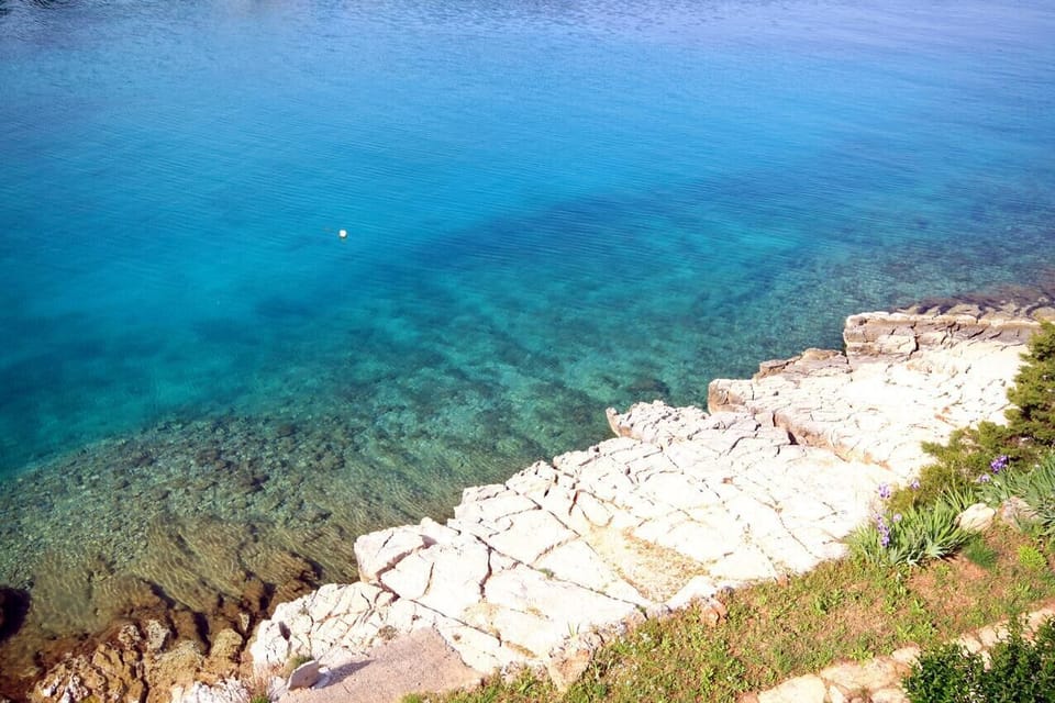 Nearby beaches
