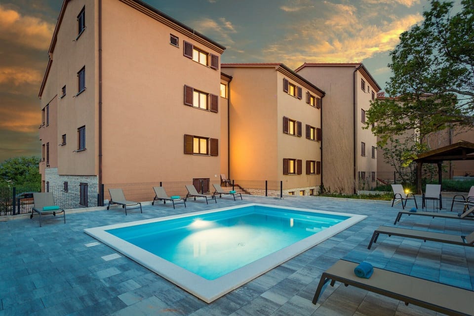 Holiday Home Swimming Pool