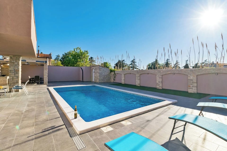 Holiday Home Swimming Pool