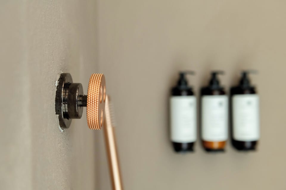 Bathroom amenities