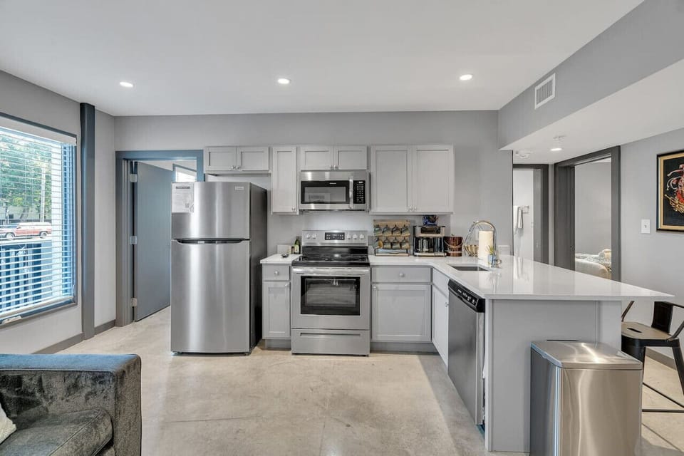 Kitchen + dining area