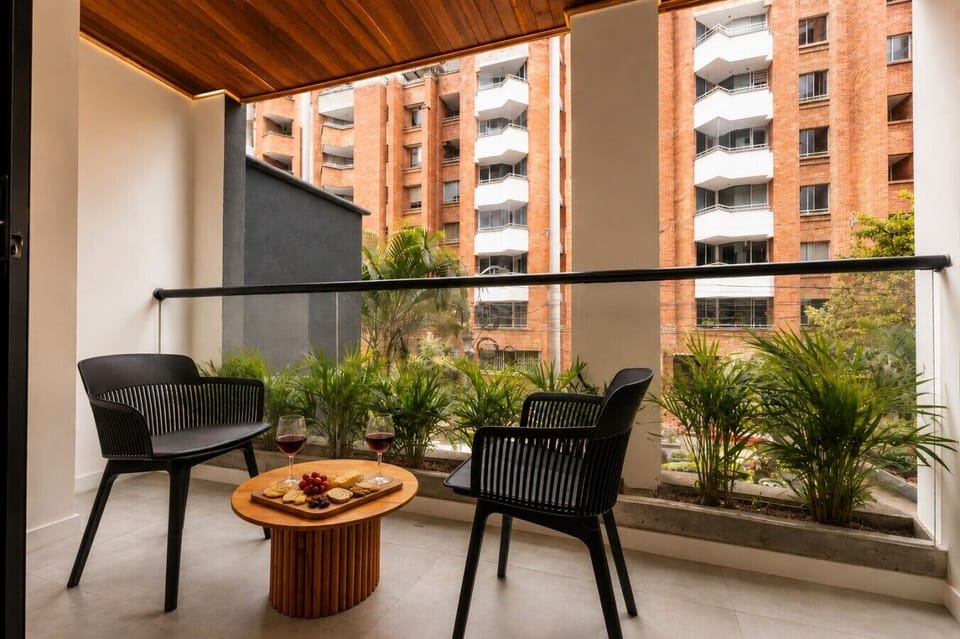 apartment loft in laureles, medellin digital nomads-7