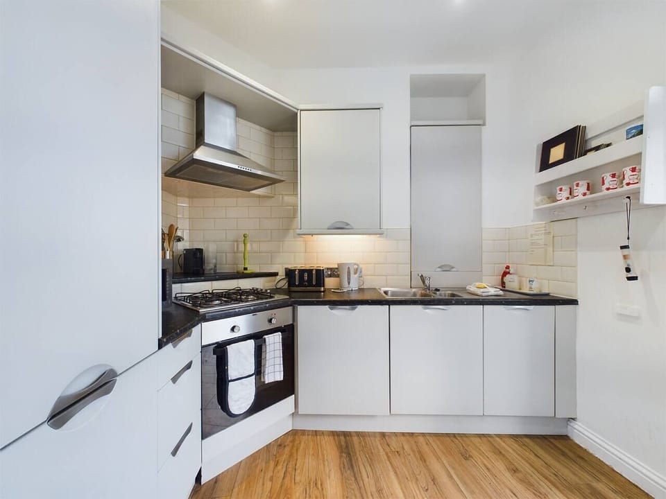 Kitchen (2)