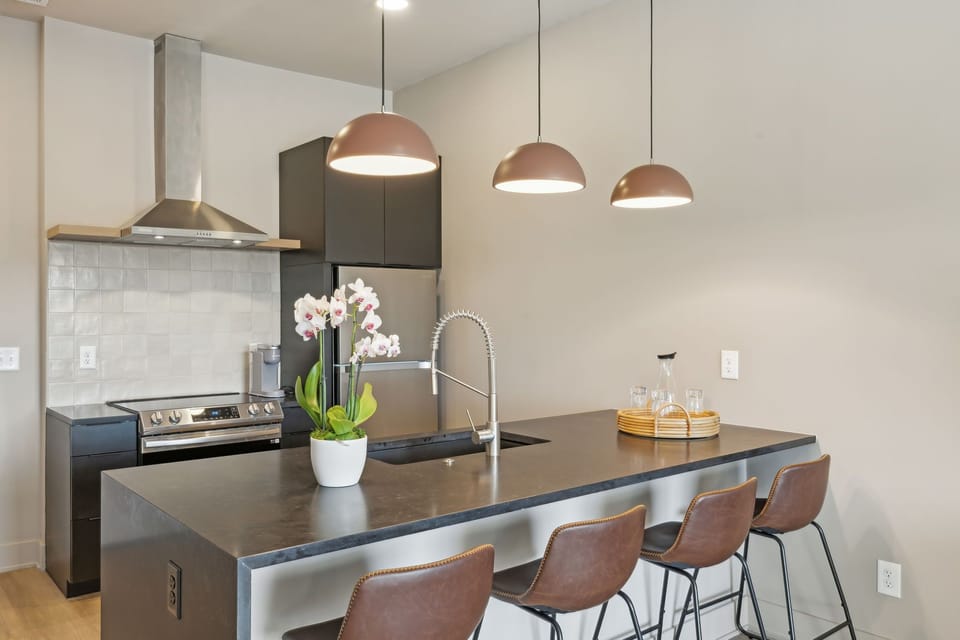 10-web-or-mls-1090 Haysboro Ave - 010