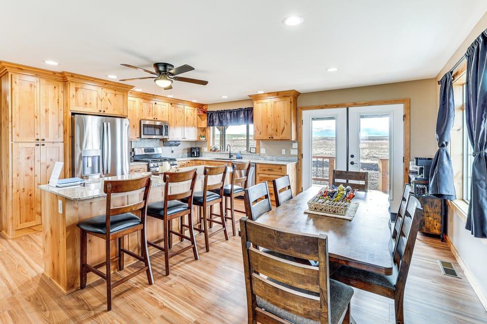 Dining Area/Kitchen | Single-Story Home | Central A/C & Heating