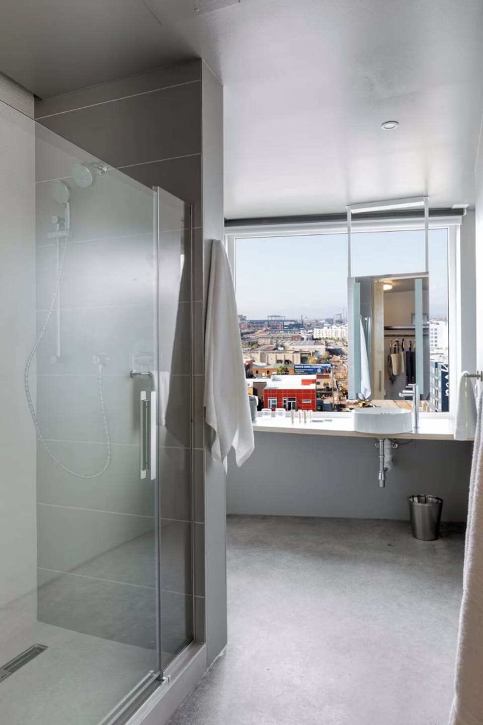 Refresh in the sleek shower with bright, spa-clean finishes.