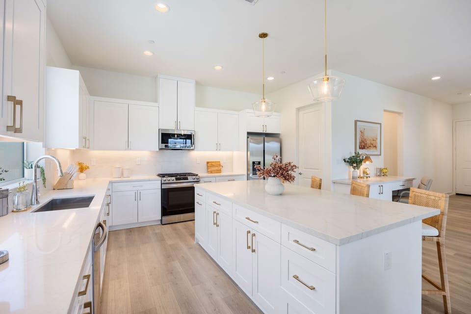 Fully Stocked Kitchen