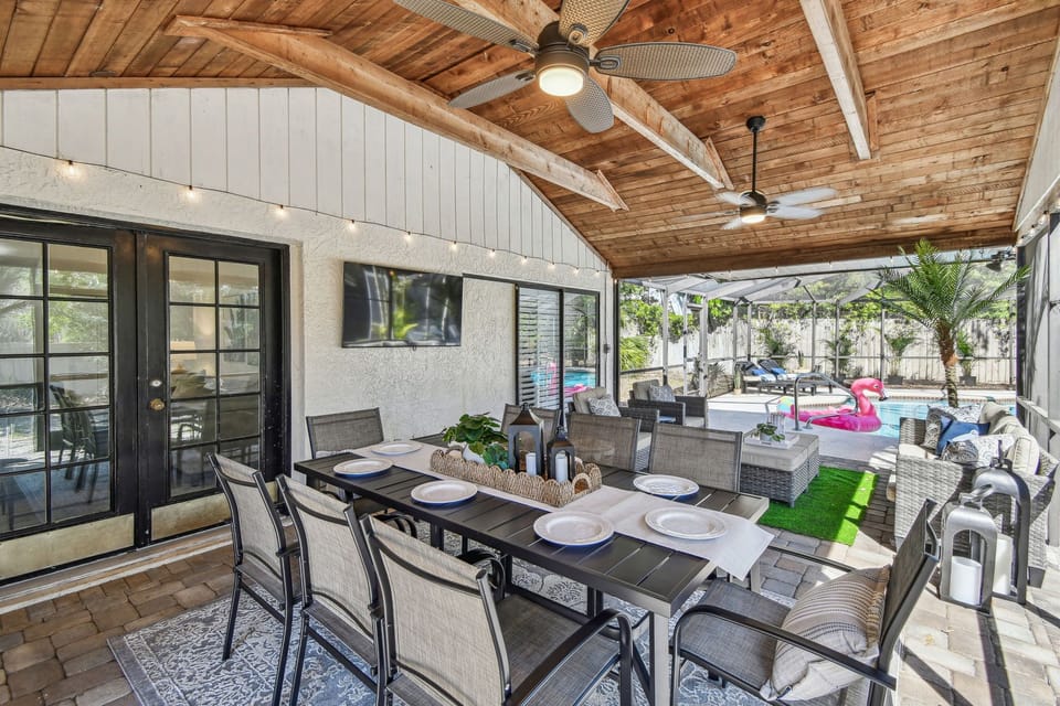 Outdoor dining