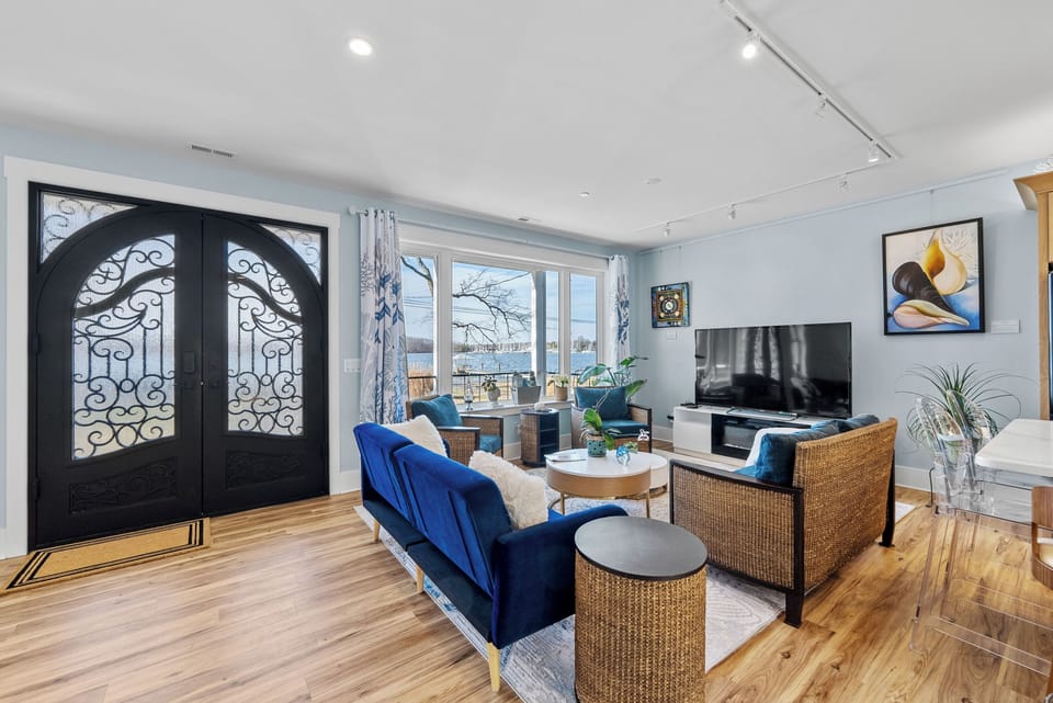 Living Room and main entrance door