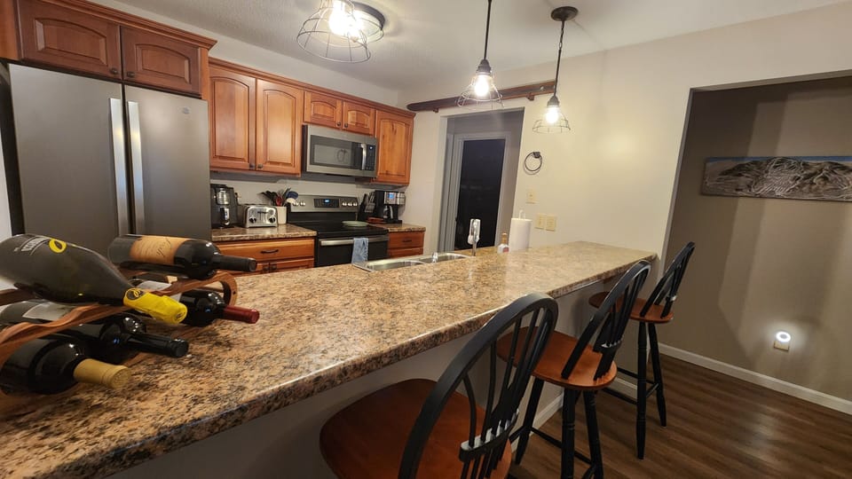 Enjoy family with breakfast bar in Lincoln NH
