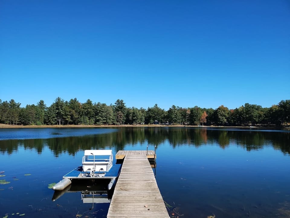 Your lake house escape awaits at Lake Elinor Retreat! Dock with ladder, Peddle Pontoon.