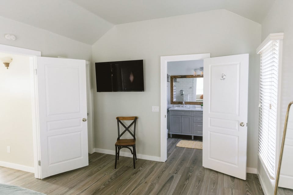 Master bathroom attached to (King) bedroom.