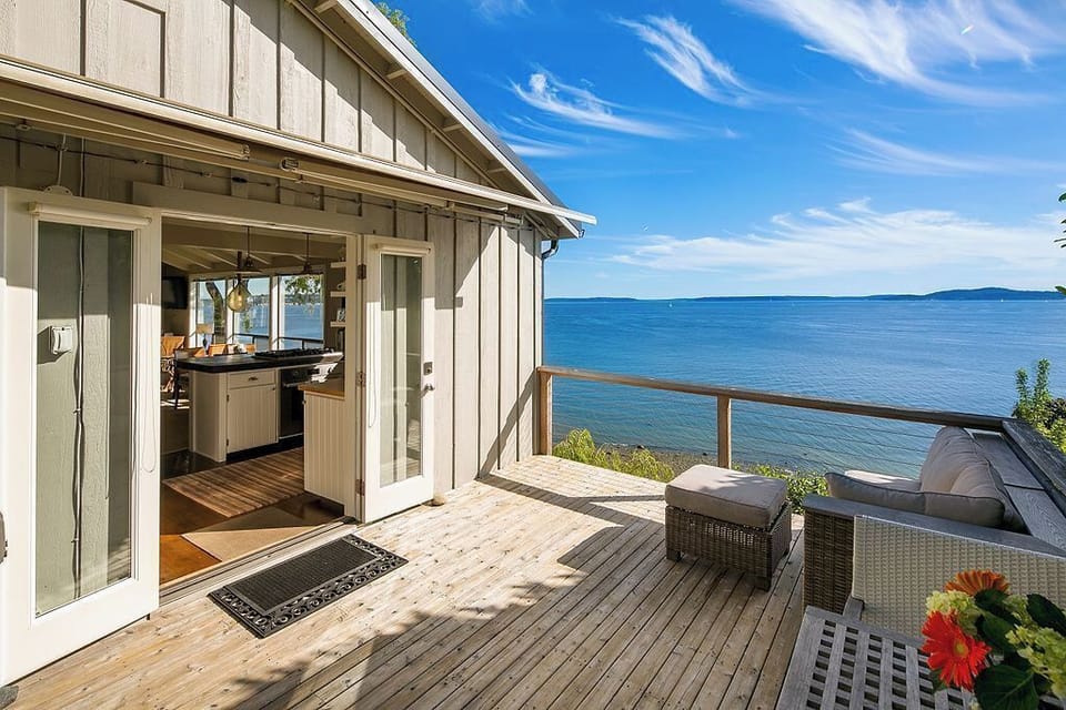 private 260sqft deck 