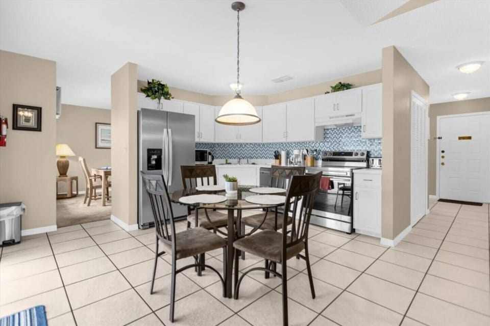 Fully furnished and updated kitchen