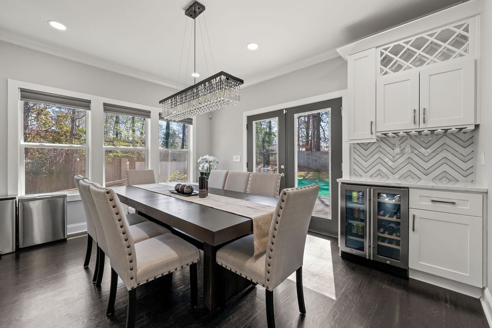 Dining Room with dry bar (seats 8)
