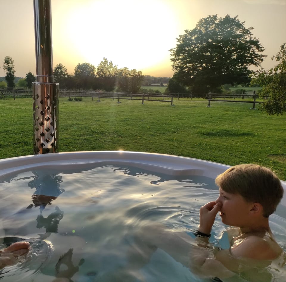 Outdoor spa tub