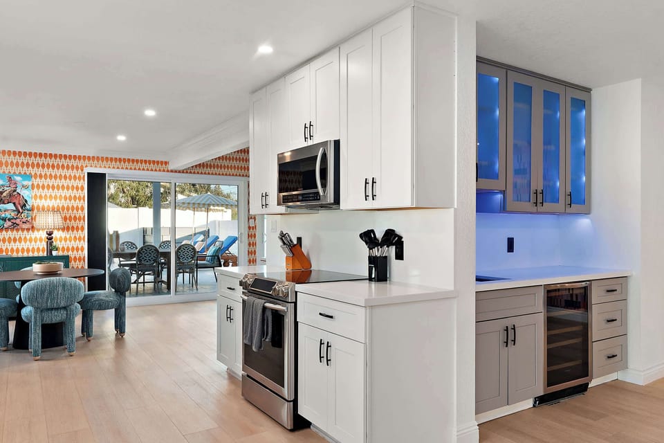 Where culinary dreams come true… or at least where reheating pizza feels like a masterpiece. Fully equipped, stylish, and ready for all your foodie adventures.