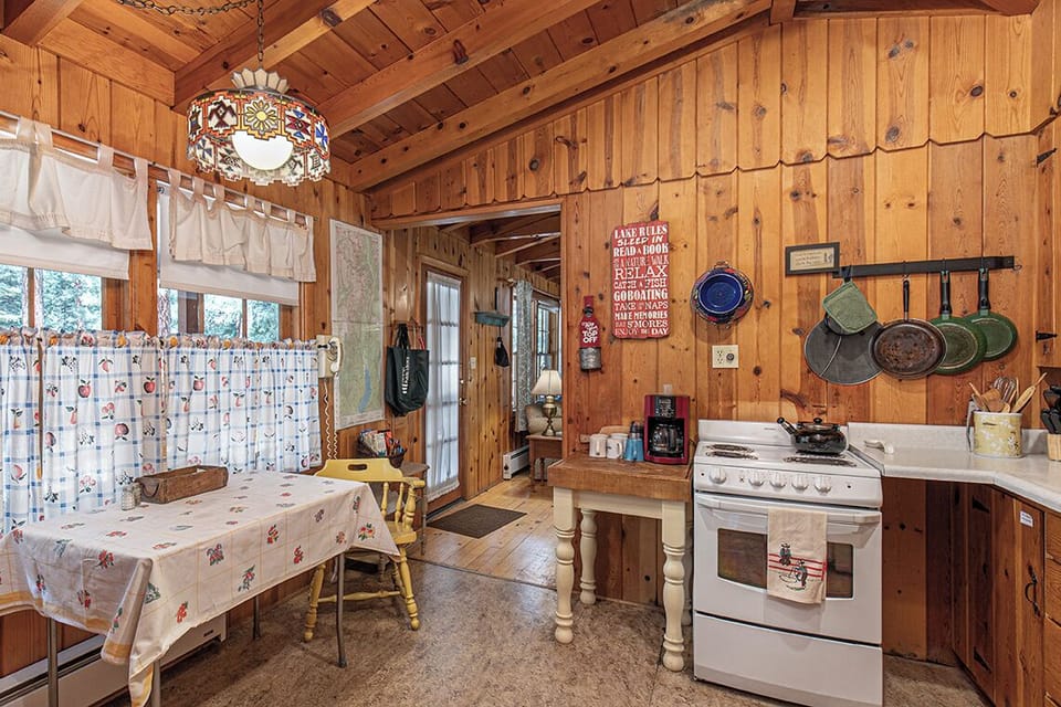 Ful Cabin Kitchen