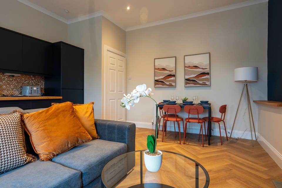 Living Room / Lounge