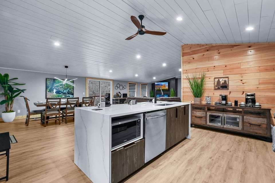 Indoors, Hardwood, Appliance, Ceiling Fan, Floor