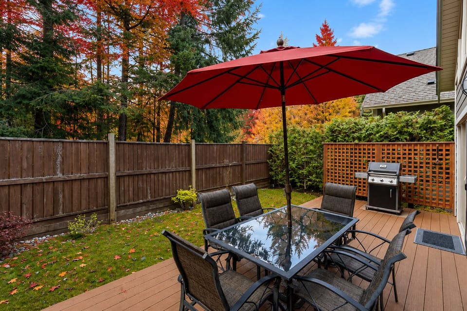 Back deck with bbq and table