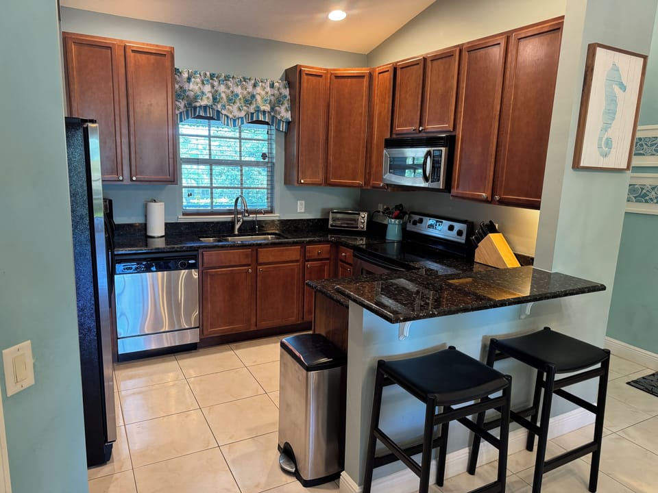Kitchen and bar 