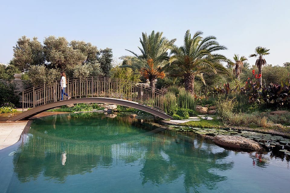 Pool dimensions:
17x10 m
Shallow end: 95 cm deep
Deep end: 1.9 m