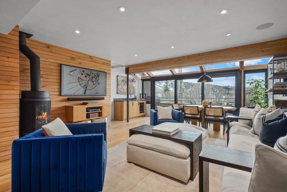 Living Room/Dining Area with Mountain Views