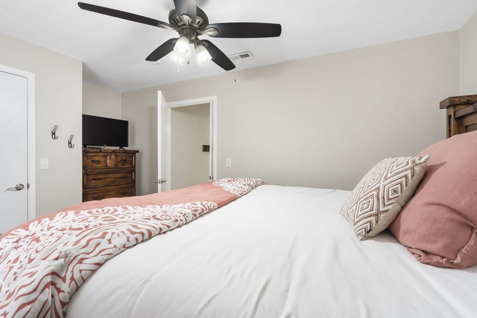 Who says bedtime can't be a blast? This room is a kid's dream and a gamer's paradise all rolled into one. Dive into adventure with our double deck bedroom and arcade slot machine combo.