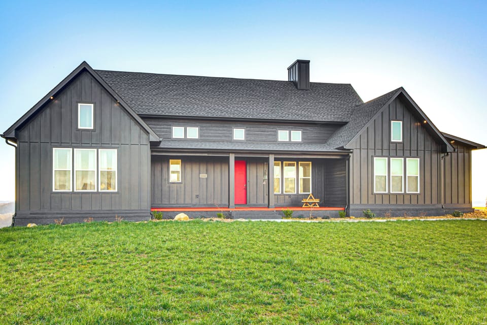 Hilham Vacation Rental | 3BR | 2BA | 1,650 Sq Ft | 2-3 Steps to Enter