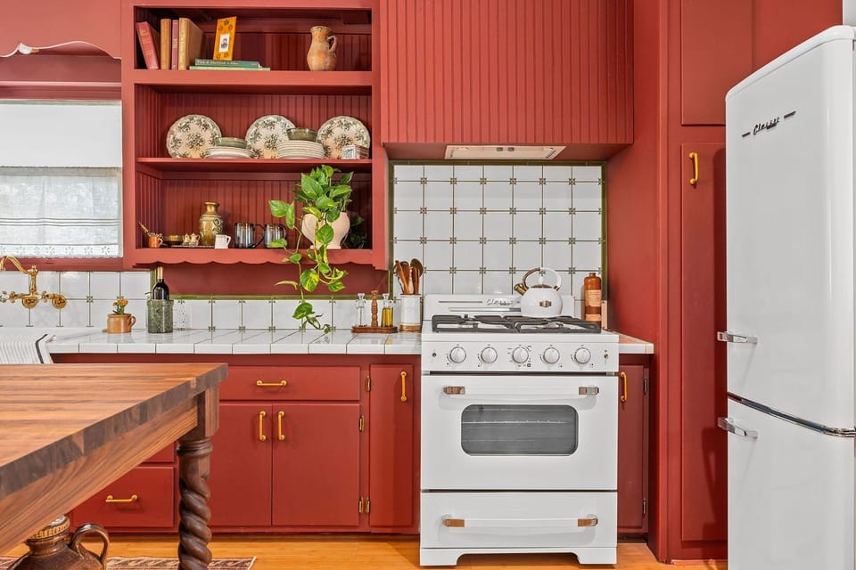 Stove/Oven + Kettle