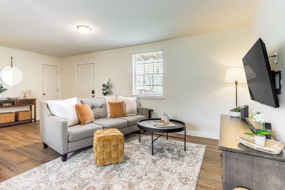 Fayetteville Vacation Rental | 2BR | 1BA | 900 Sq Ft | 4 Steps to Enter