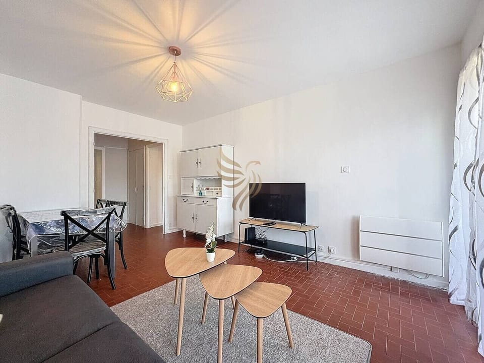2-room, 4 guests, beach/port 5 min, Wi-Fi, parking Apartment in Fréjus