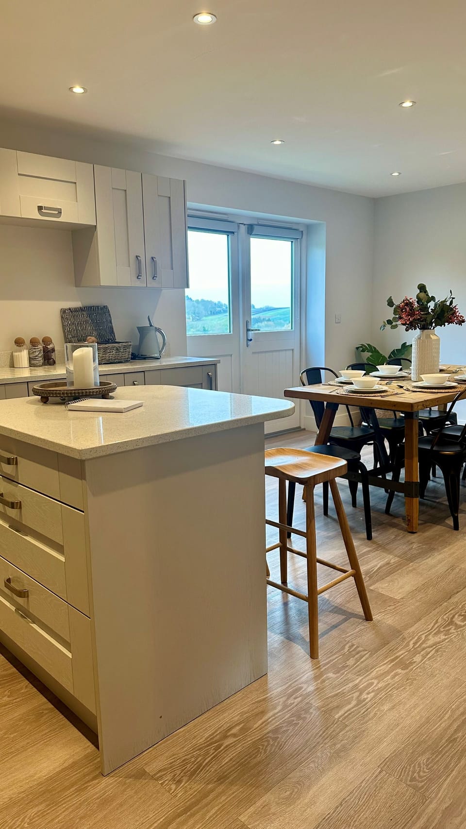 The kitchen diner at Honey Stone Cottage, Cotswolds