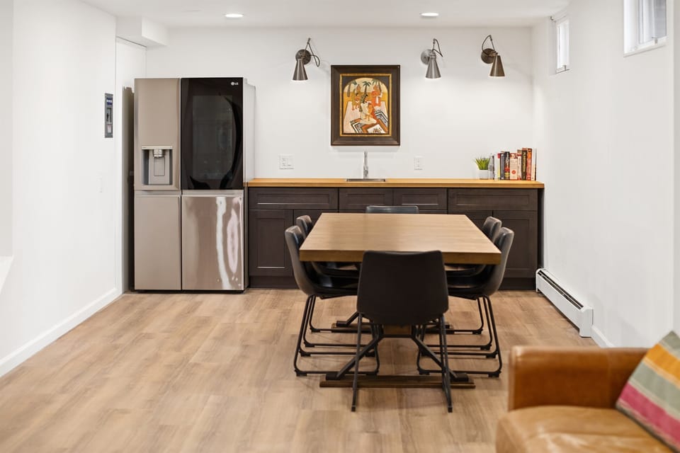 Kitchenette and extra work/dining space