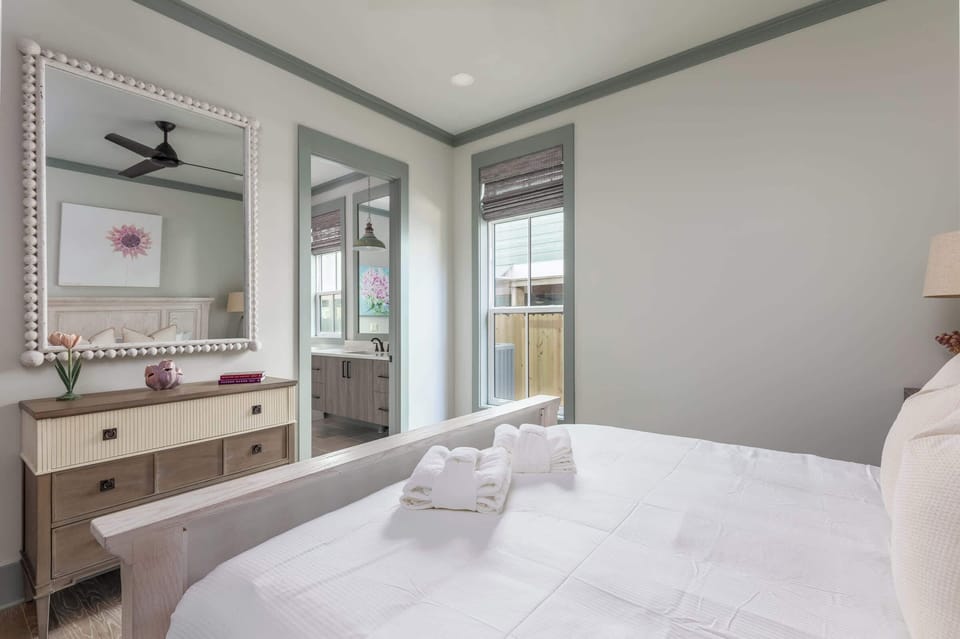 3rd Bedroom with Private En-Suite Bathroom 
