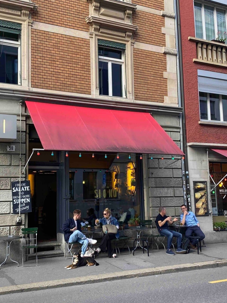 Many trendy bars & cafes in the neighbourhood 