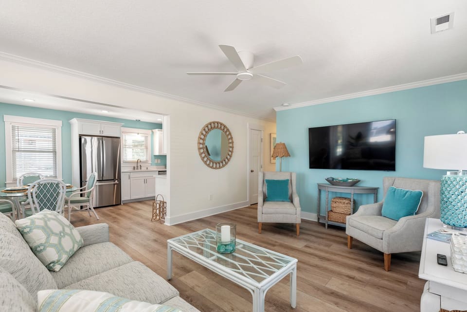 NHCB76: Hello Sunshine | Living Area