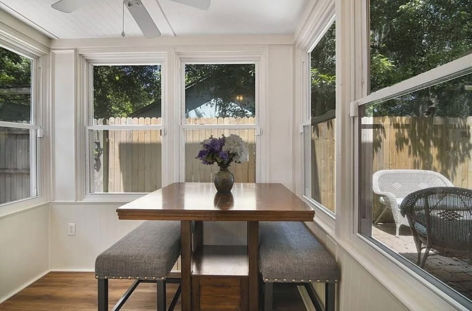 Outdoor dining