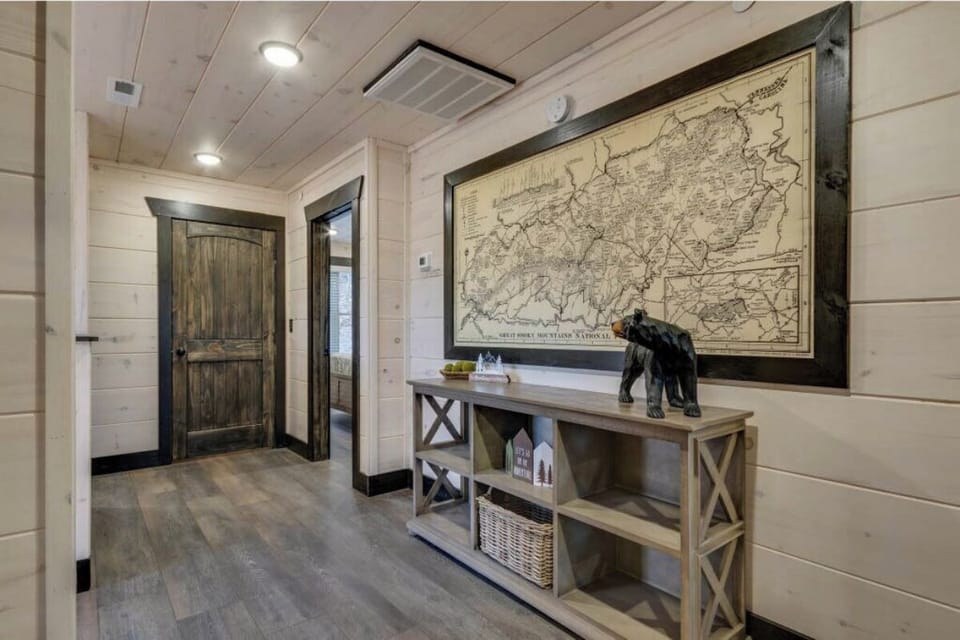 Bluemoon Ridge's upstairs hallway